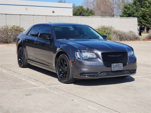 Used 2021 Chrysler 300 Touring w/ Sport Appearance Package image 3