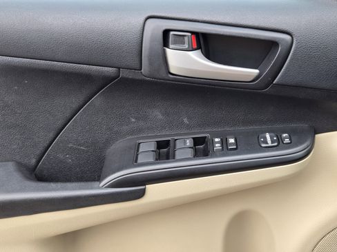 Used 2012 Toyota Camry LE image 21