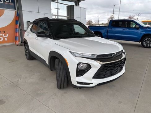 Used 2023 Chevrolet TrailBlazer RS w/ Sun and Liftgate Package image 7