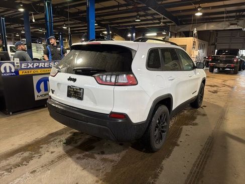 Used 2023 Jeep Cherokee Altitude Lux image 5