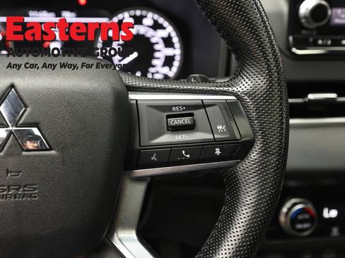 Used 2022 Mitsubishi Outlander SE FWD image 16