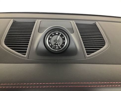 Certified 2026 Porsche Macan AWD/4WD image 32