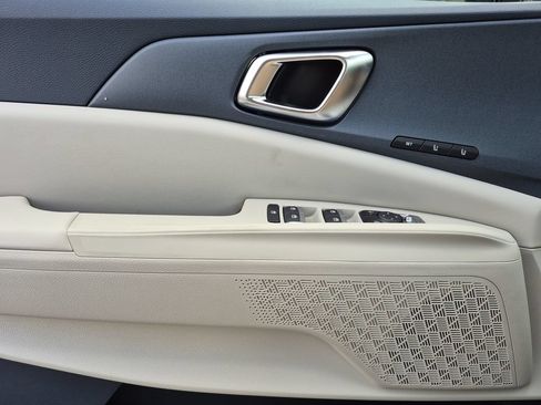 New 2026 Kia Carnival EX FWD image 6