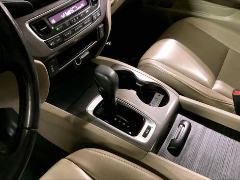 Used 2016 Honda Pilot EX-L image 17