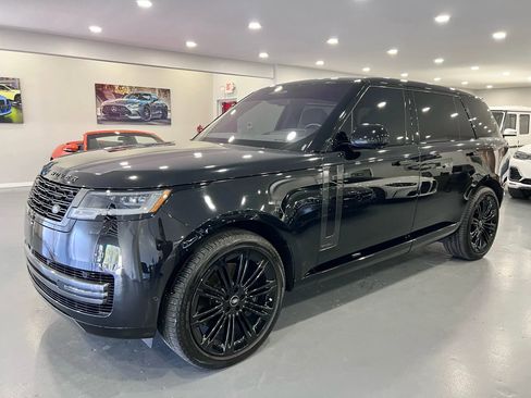 Used 2023 Land Rover Range Rover Long Wheelbase Autobiography image 3