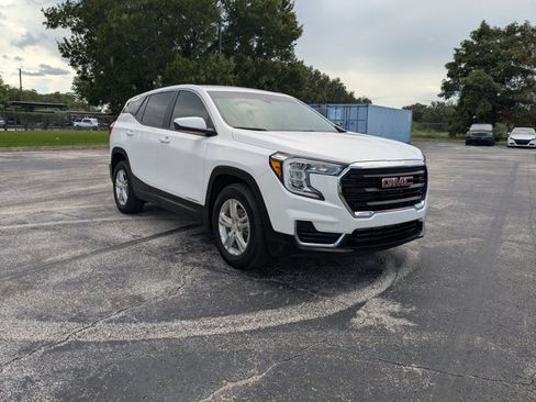 Used 2023 GMC Terrain SLE FWD image 3