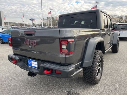 Used 2024 Jeep Gladiator Rubicon image 5