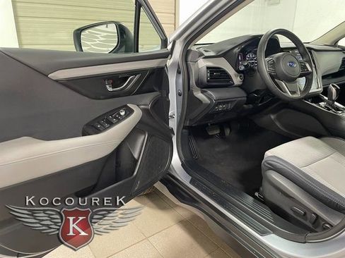 Used 2025 Subaru Outback Premium image 10