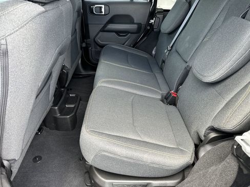 Used 2025 Jeep Wrangler Sahara 4xe image 15