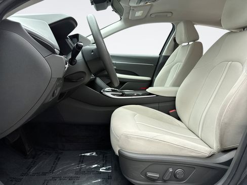 Used 2023 Hyundai Sonata SEL w/ Winter Weather Package FWD image 11