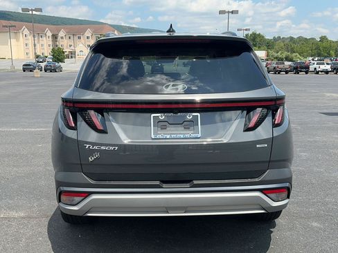 Certified 2025 Hyundai Tucson SEL AWD/4WD image 8