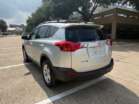 Used 2013 Toyota RAV4 XLE AWD/4WD image 4