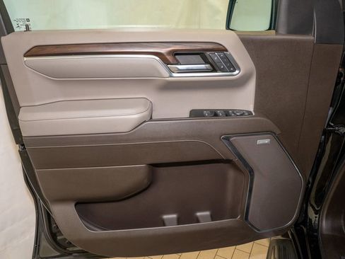 Used 2022 GMC Sierra 1500 SLT w/ SLT Premium Plus Package image 11