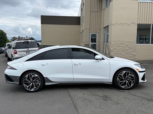 Used 2023 Hyundai Ioniq 6 Limited AWD/4WD image 2