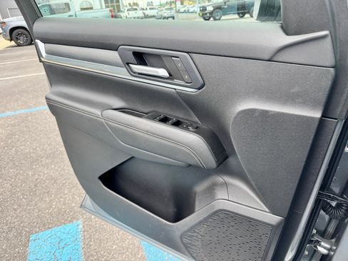 Used 2025 GMC Terrain Elevation image 26