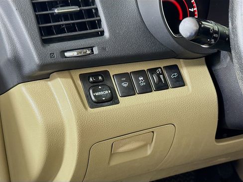 Used 2011 Toyota Highlander Limited w/ Tow Pkg image 9