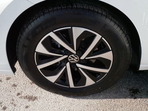 Used 2025 Volkswagen Jetta S image 16