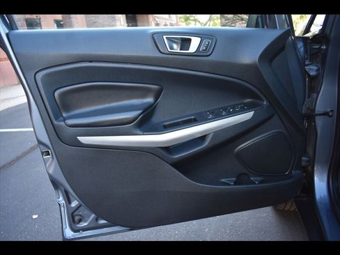Used 2021 Ford EcoSport Titanium image 17