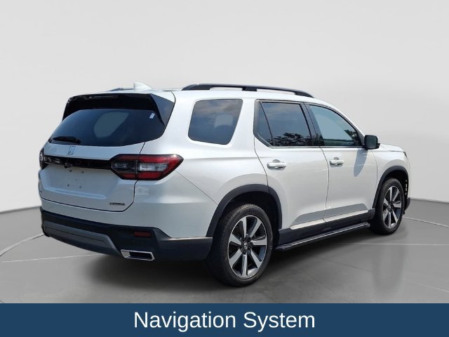 Used 2025 Honda Pilot Touring image 7