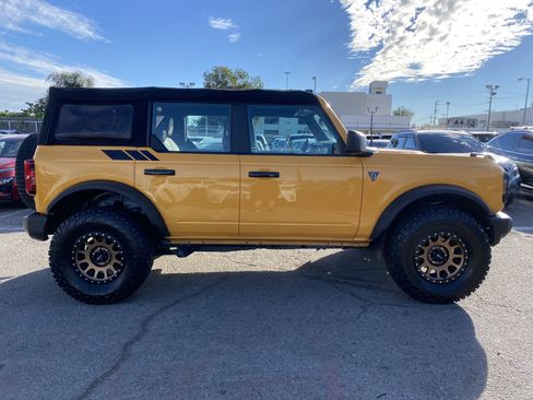 Used 2022 Ford Bronco 4-Door w/ Sasquatch Package AWD/4WD image 12