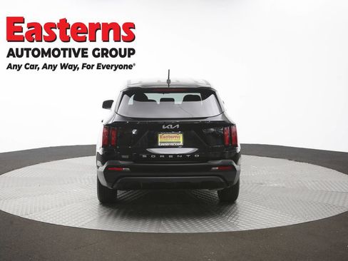 Used 2022 Kia Sorento LX FWD image 35