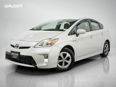 Used 2015 Toyota Prius Two FWD image 1