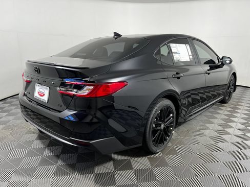 Used 2026 Toyota Camry SE w/ Convenience Package FWD image 5