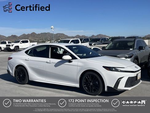 Used 2025 Toyota Camry SE image 1