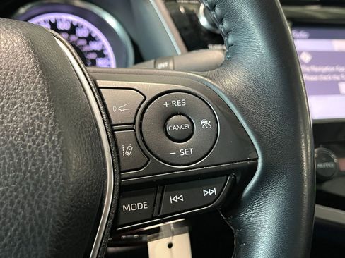 Used 2019 Toyota Camry SE FWD image 23