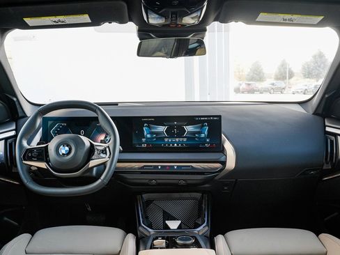 Used 2025 BMW X3 xDrive30i w/ Premium Package image 11