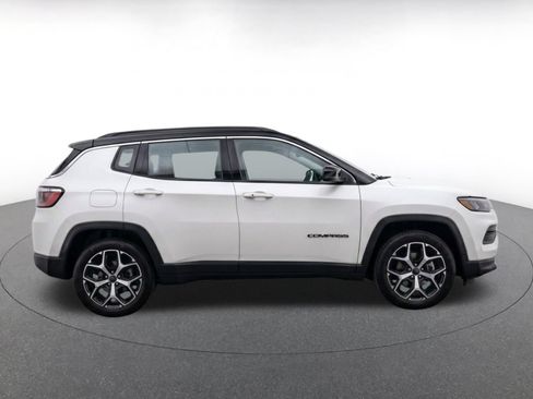 Used 2025 Jeep Compass Limited AWD/4WD image 9