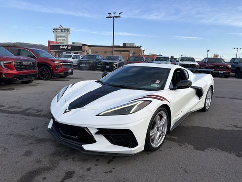 Used 2021 Chevrolet Corvette Stingray Coupe w/ Z51 Performance Package RWD image 1