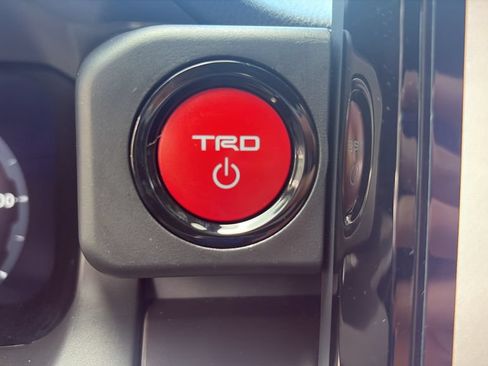 Used 2025 Toyota Tacoma TRD Off-Road AWD/4WD image 23