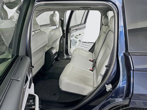 Used 2022 Jeep Grand Cherokee Overland w/ Advanced Protech Group III image 32