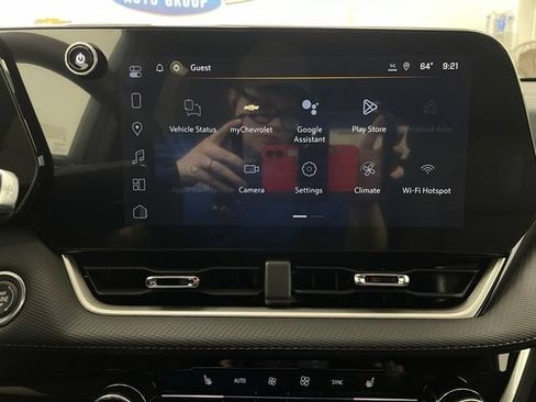 New 2026 Chevrolet Equinox LT w/ Convenience Package II AWD/4WD image 3