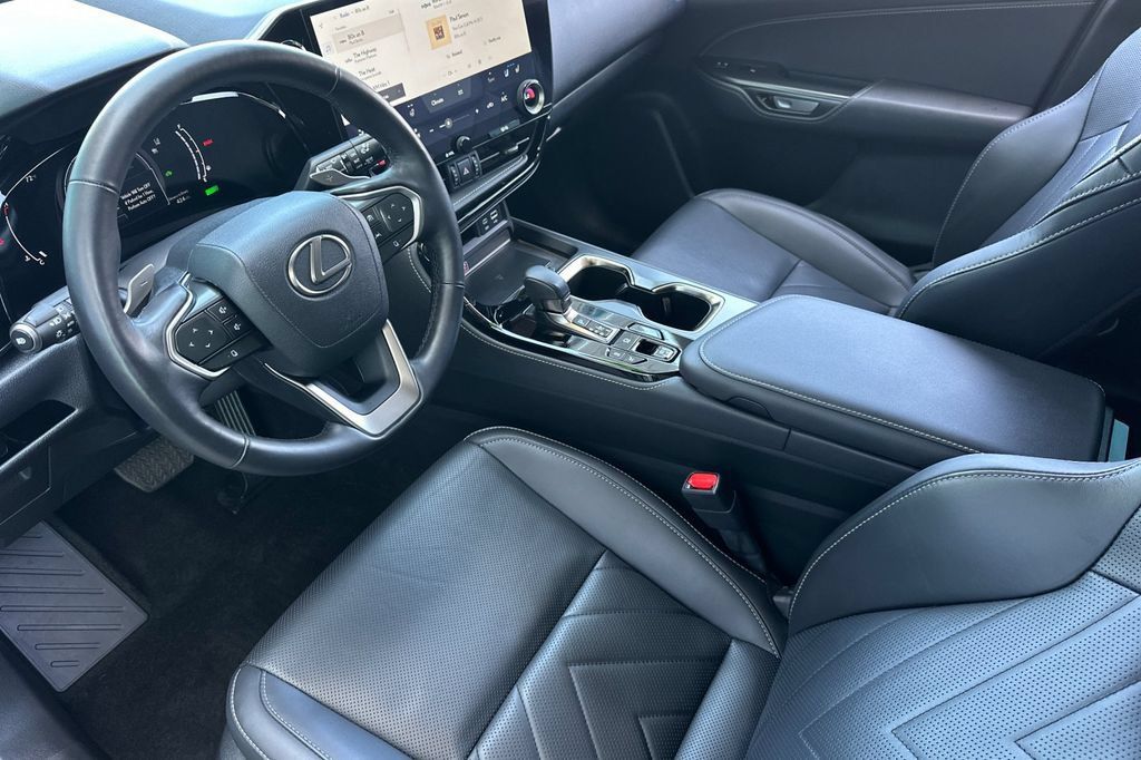 Used 2025 Lexus NX 350h AWD w/ Accessory Package (2T) image 10