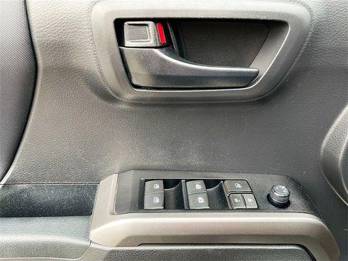 Used 2023 Toyota Tacoma 4x4 Double Cab image 18