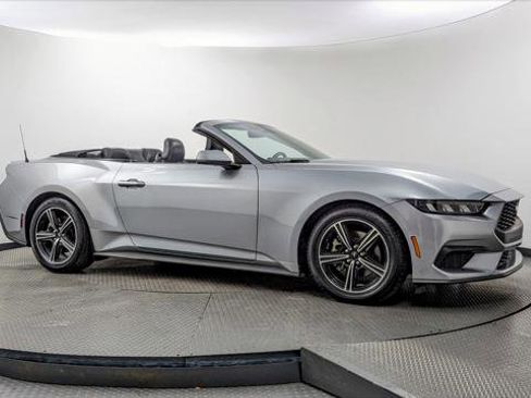 Used 2024 Ford Mustang Premium image 9