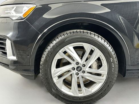 Used 2022 Audi Q7 3.0T Premium Plus w/ Premium Plus Package AWD/4WD image 12