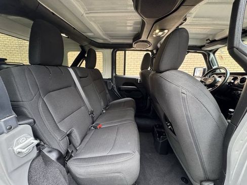 Used 2021 Jeep Wrangler Unlimited Sahara AWD/4WD image 10