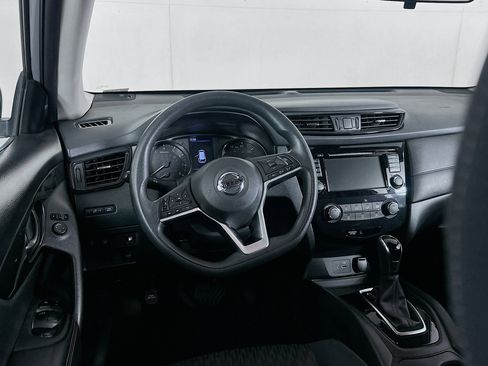 Used 2020 Nissan Rogue S FWD image 17