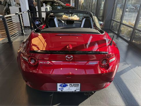 New 2025 MAZDA MX-5 Miata Club image 4