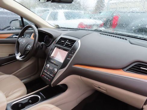 Used 2019 Lincoln MKC Select w/ Select Plus Package image 18