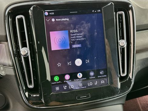 Used 2024 Volvo XC40 Recharge Plus w/ Protection Package Premier RWD image 19