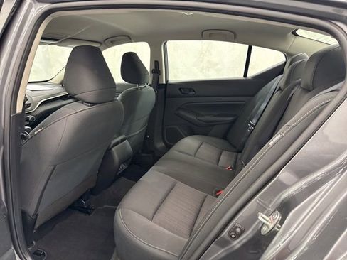 Used 2024 Nissan Altima 2.5 SV FWD image 17
