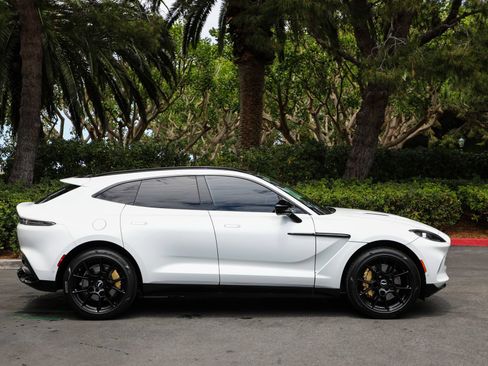Used 2022 Aston Martin DBX AWD/4WD image 41