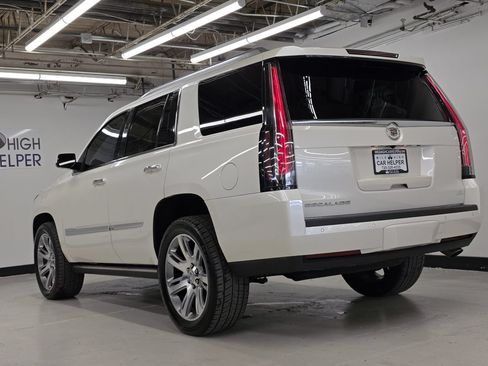 Used 2015 Cadillac Escalade Premium AWD/4WD image 12