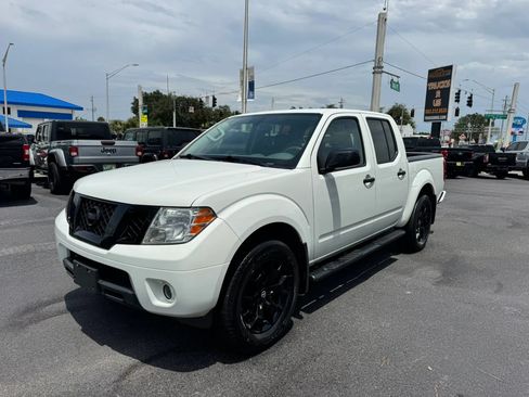 Used 2020 Nissan Frontier SV w/ Midnight Edition Floor Mats AWD/4WD image 1
