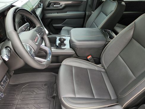 Used 2025 GMC Yukon XL Elevation AWD/4WD image 15