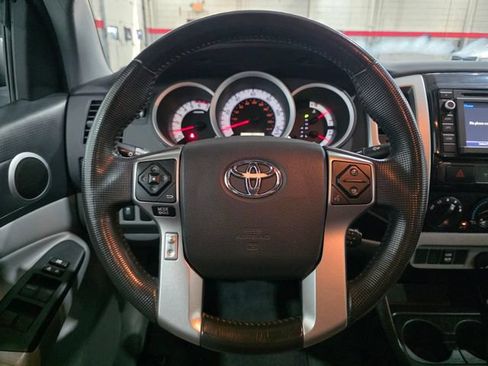 Used 2015 Toyota Tacoma 4x4 Double Cab w/ TRD Sport Package image 16